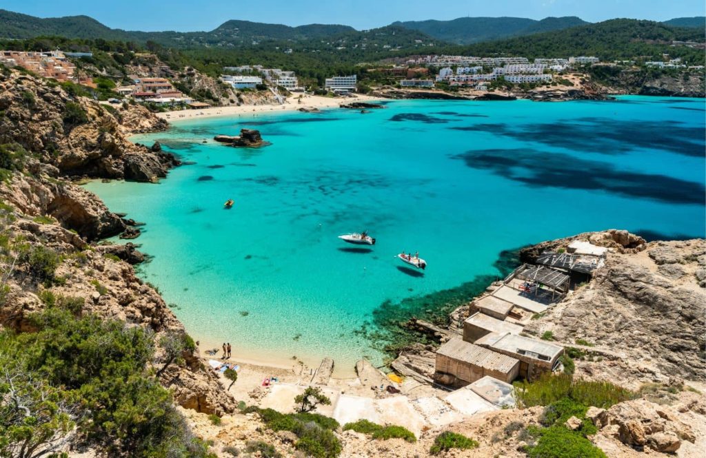 Comprar una vivienda frente al mar en Ibiza